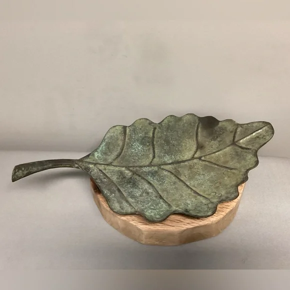 🟢 Vintage Solid Brass, Huge & Loaded With Patina Leaf Center Piece Decor - Rare - Picture 4 of 16